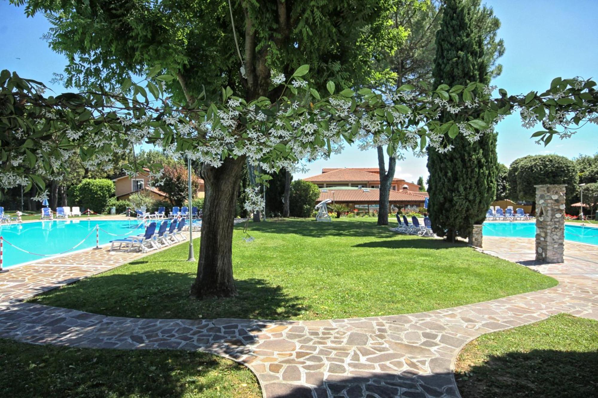 West Garda Hotel Padenghe sul Garda Dış mekan fotoğraf